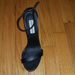 Black leather Steve madden heels